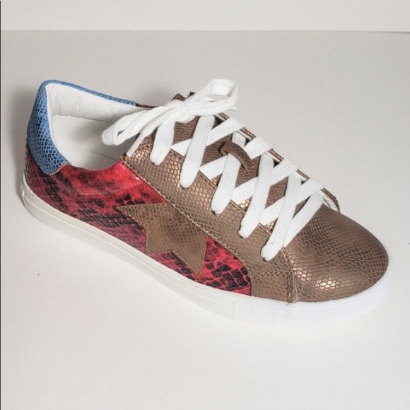Red Snake Skin Texture Lace Up Sneakers Size 10 - Picture 2 of 6